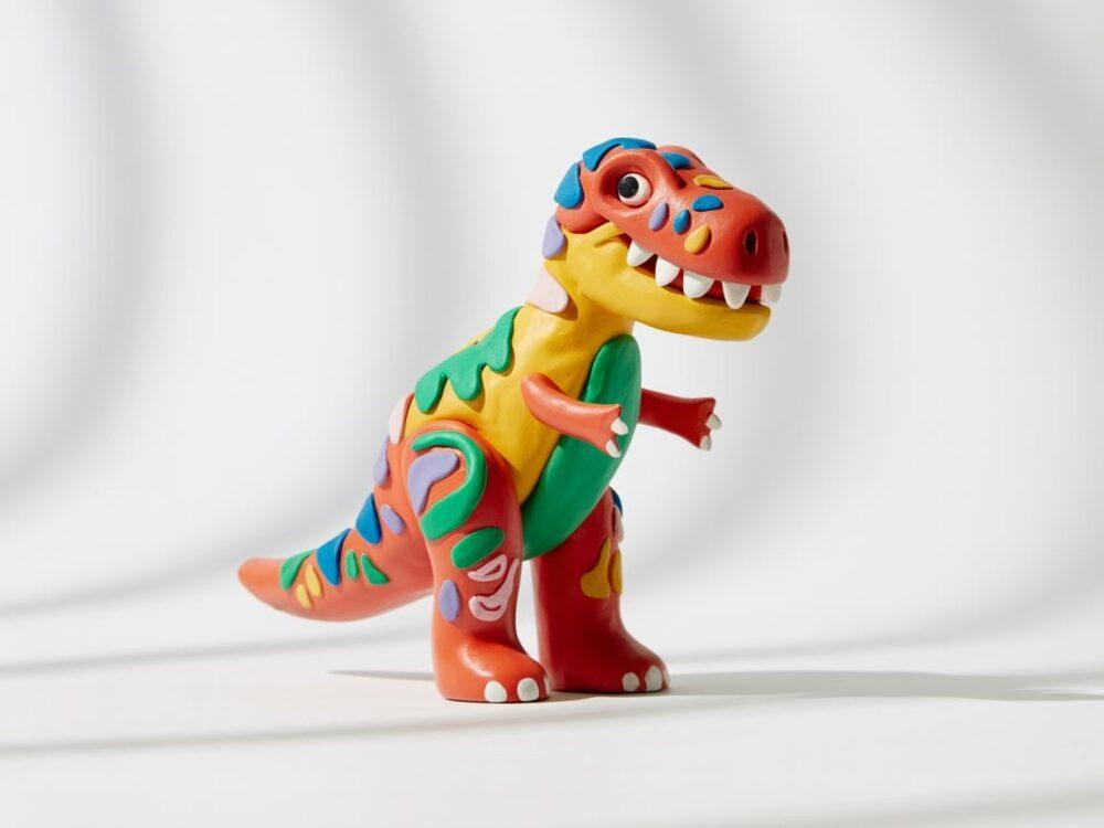 Model dinozaura z plasteliny
