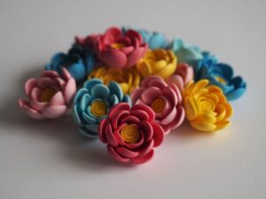 miniaturowe kwiaty z fimo